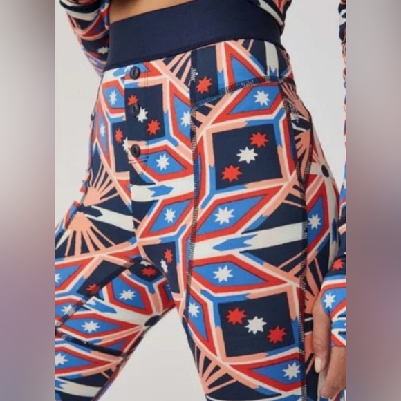 NWOT - FP Movement - Fireside Printed Base Layer Leggings Pants β€οΈπ€π - Picture 5 of 14